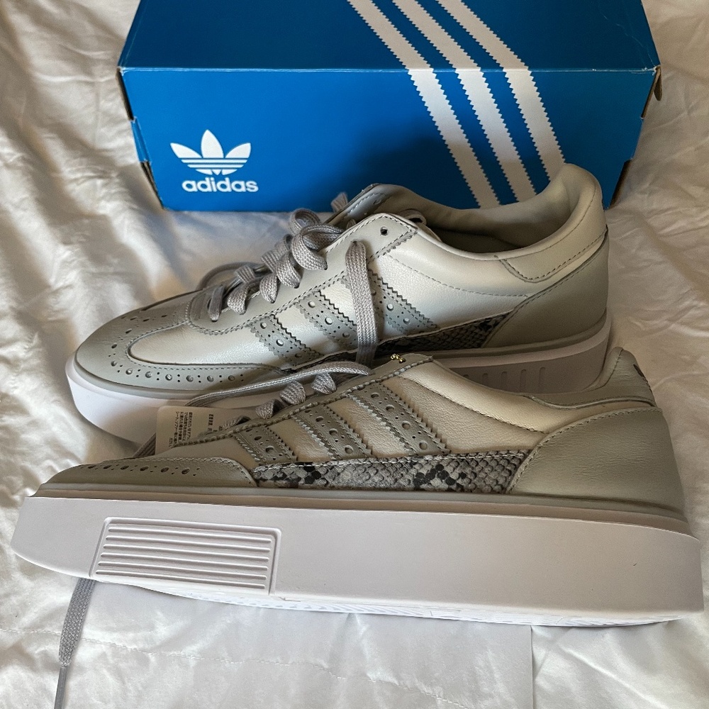 NWT Adidas Sleek Super Sneakers